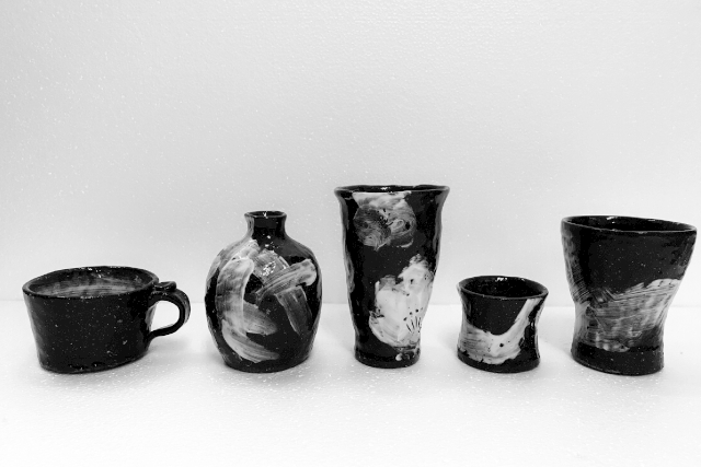 静岡・熱海・陶芸体験】貴重な黒御影土でつくる絵付けまでできる本格て